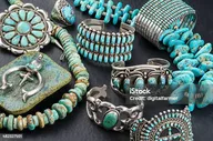 Collection Of Native American Бирюзы И Серебристые Украшения — стоковые фотографии и другие картинки Бирюза