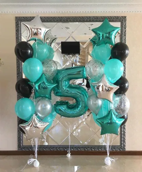 Сет из воздушных шаров на 5 лет Чёрная бирюза, с цифрой из фольги.